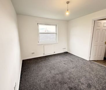 2 Bed, First Floor Flat - Photo 5