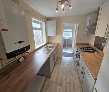 3 bedroom terraced house to rent - Photo 3