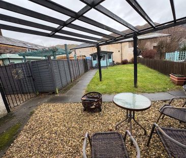 4 bedroom semi-detached house to rent - Photo 4