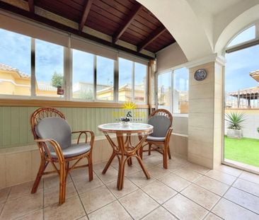 3-BEDROOM SEMI-DETACHED HOUSE - TORREVIEJA - Photo 2