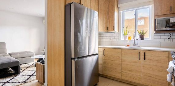Appartements Meublé 4 1/2, 2 CH à Laval Meublé - Photo 2
