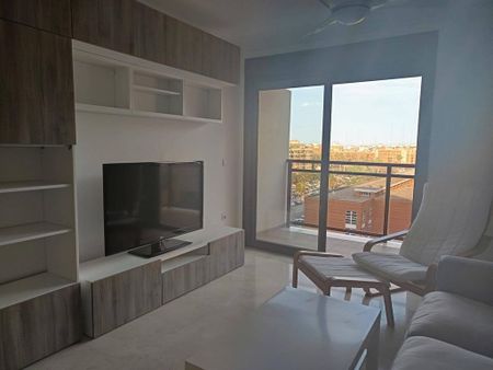 2 room luxury Flat for rent in Valencia - Photo 2