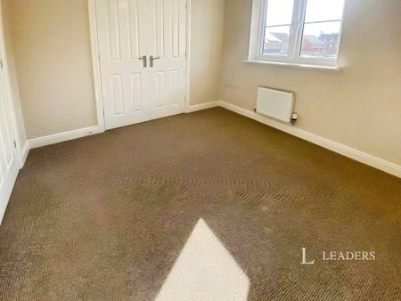 2 bedroom semi-detached house to rent - Photo 5