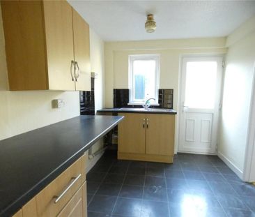 3 bedroom terraced house to rent - Photo 6