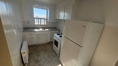 For Lease - 1969 Eglinton Avenue Unit# 107, Toronto, Ontario - Photo 2