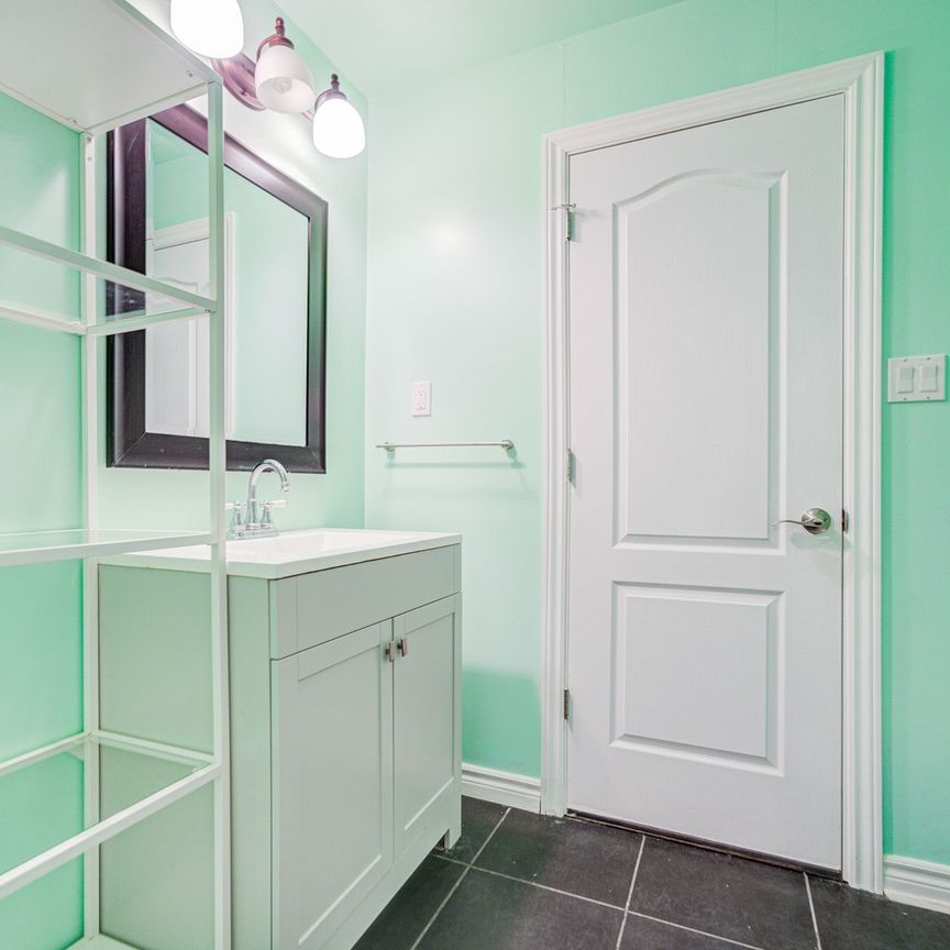 For Lease - 9 Shasta Drive, Vaughan, Ontario - Photo 1