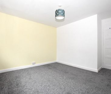 3 bedroom Bungalow To Let - Photo 3