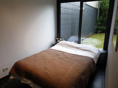 Volledig gemeubeld appartement op het gelijkvloers met privé tuin en terras, in het centrum van Zaventem. - Foto 5