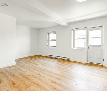 539 Prince-Arthur west - Photo 3