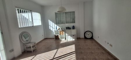 Casa adosada de alquiler en Racó - Photo 2