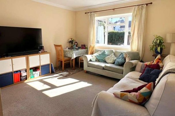 Horsell, Woking, Surrey, GU21 - Photo 1