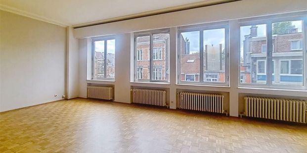 Appartement te huur in Elsene voor € 1.600 met 3 slaapkamers - Photo 1