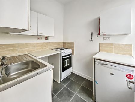 Flat 3, 29 Ely Road, Cardiff CF5 2JF - Photo 3
