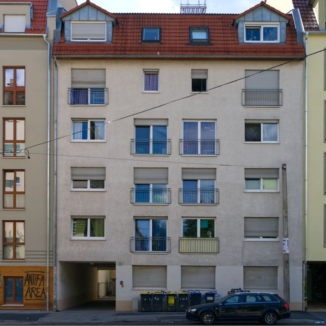 Helle und gut geschnittene Familienwohnung mit Balkon - Foto 2