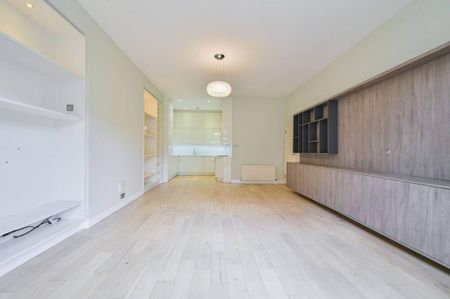 3 bedroom flat to rent - Photo 4