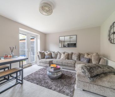 3 bedroom semi-detached house to rent - Photo 2