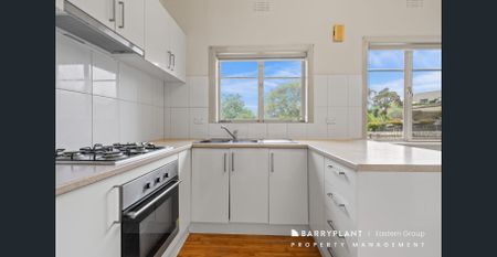 STYLISH FAMILY LIVING IN A PREMIUM BALWYN NORTH LOCATION - Photo 5