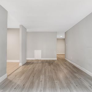 Large Sunny And Renovated 4 1/2 - 4615-4625 Bourret Avenue, Montréal - Photo 2