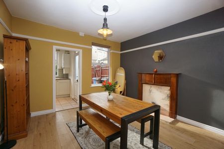 3 bedroom House To Let - Photo 2