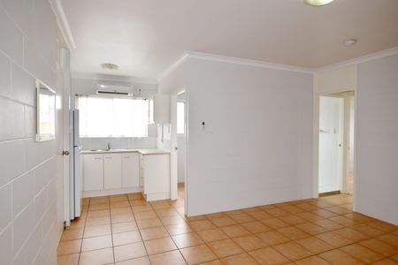 AS CENTRAL AS THEY COME! TIDY UNIT IN THE HEART OF GLADSTONE - Photo 5