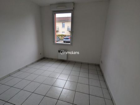 T2 1 Chambre avec balcon + places de stationnement - Photo 4