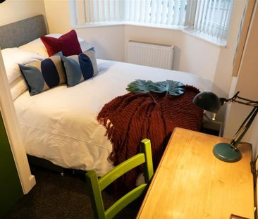 1 bedroom in a house share to rent - Photo 2