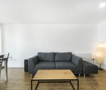 1 Bed Flat, Proton Tower, E14 - Photo 4