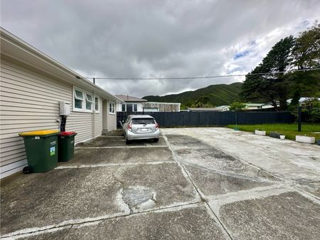 3-Bedroom Home in Wainuiomata - Photo 5