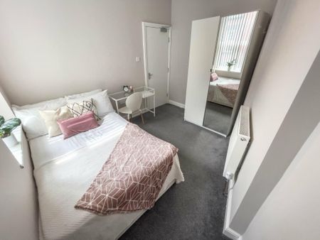 3 bedroom terraced house to rent - Photo 3