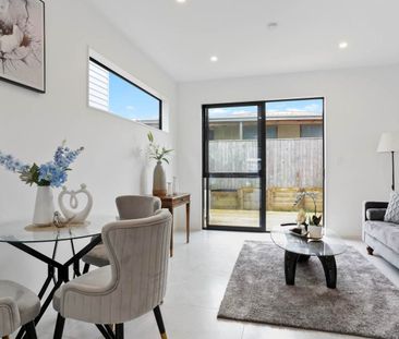 Near New Spacious Two-Bedroom Unit at 36 Whitley Crescent, Otara - Photo 2