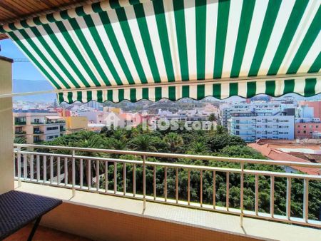 Estudio en alquiler en Calle de la Marina - Foto 2