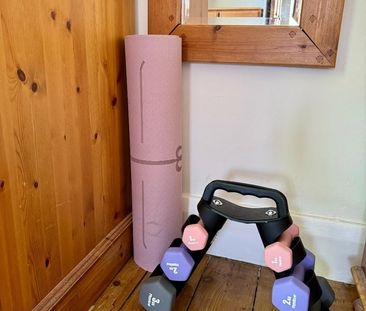 2 Bed Semi-Detached House, London, SW20 - Photo 2