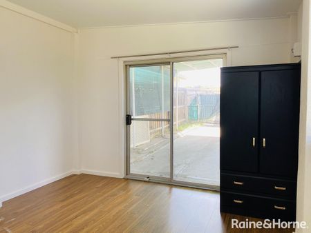 One Bedroom Bungalow - Photo 2