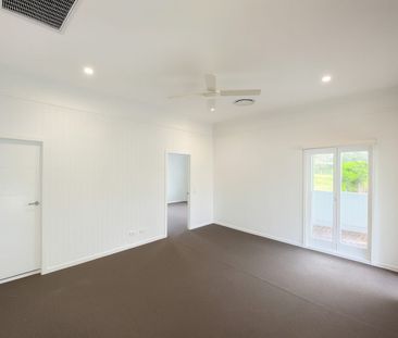 Modern Family Home with Ducted A/C - Photo 4