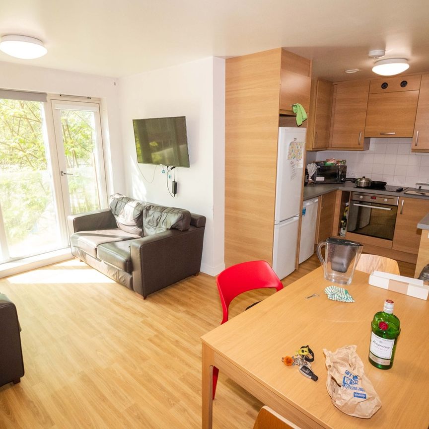 Room in a Shared Flat, Columbia Lodge, SO16 - Photo 1