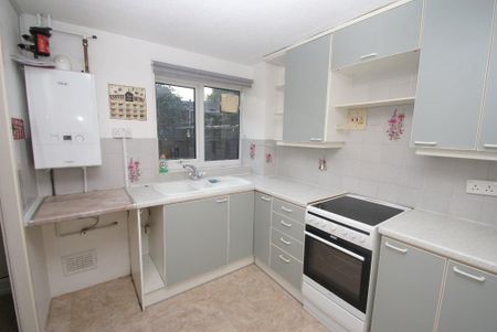 3 bedroom terraced house to rent - Photo 4