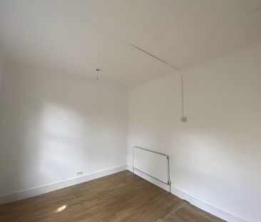 Room in a Shared Flat, Odessa Road, E7 - Photo 5