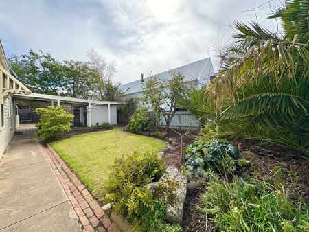 Double-Fronted Victorian with Lush Garden Escape - Available for a 6 or 9 Month Lease - Photo 2