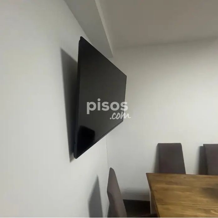 Piso en alquiler en Calle de la Constitución - Photo 1