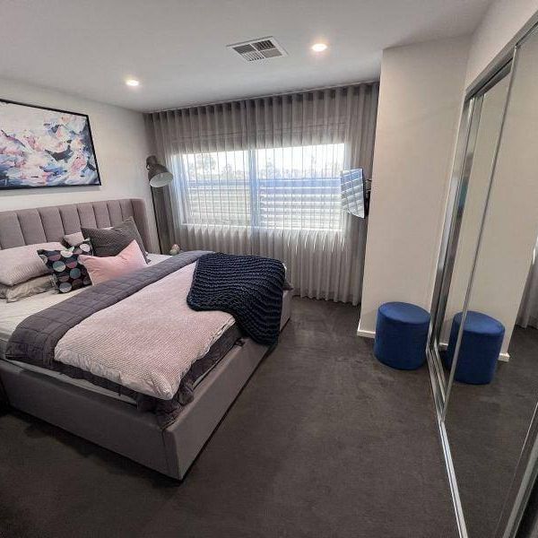 Modern 3-Bedroom Townhouse with Large Private Courtyard & 2 Parking Spaces Throsby - Photo 1