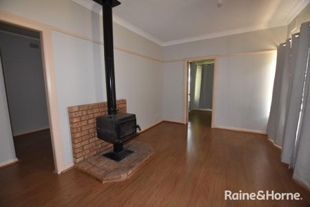 1/6 Cox Avenue, Orange, NSW 2800 - Photo 2