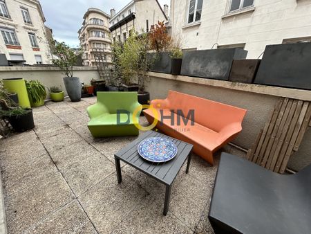 EXCLUSIVITE SAINT ETIENNE HYPER CENTRE ANGLE RUE MICHELET DUPLEX AVEC TERRASSE. - Photo 5