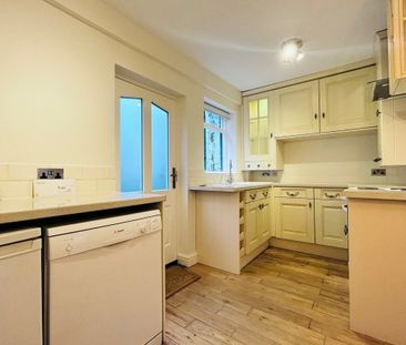 Poplar Row - Photo 3