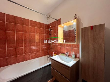 Appartement T2 bis meublé avec terrasse et place de parking - Photo 3