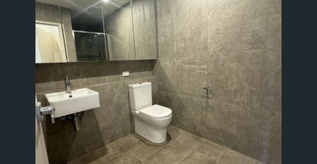 Near New Two Bed Apartment - Photo 2