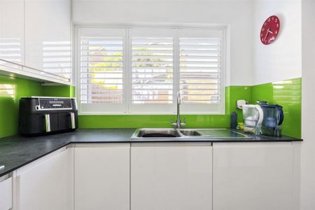 4 bedroom detached house to rent - Photo 5