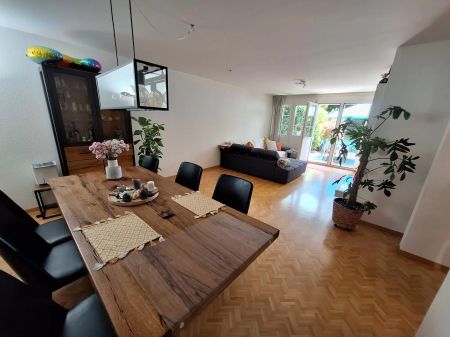 Stilvolle 4.5-Zimmer-Wohnung mit Garten in Uitikon – möbliert & ruhig gelegen - Photo 2