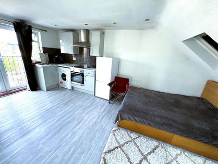 Studio to rent - Photo 3