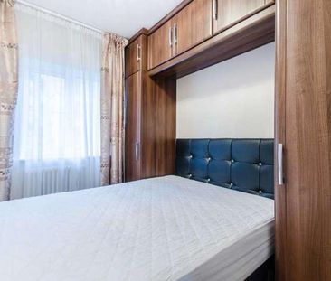 Briary Court, Canning Town, E16 - Photo 4