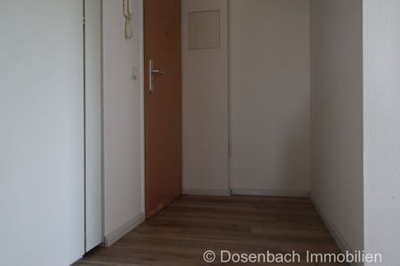 Frisch renovierte 3-Zimmer-Wohnung im 4. Obergeschoss mit Lift und TG-Stellplatz - Photo 3